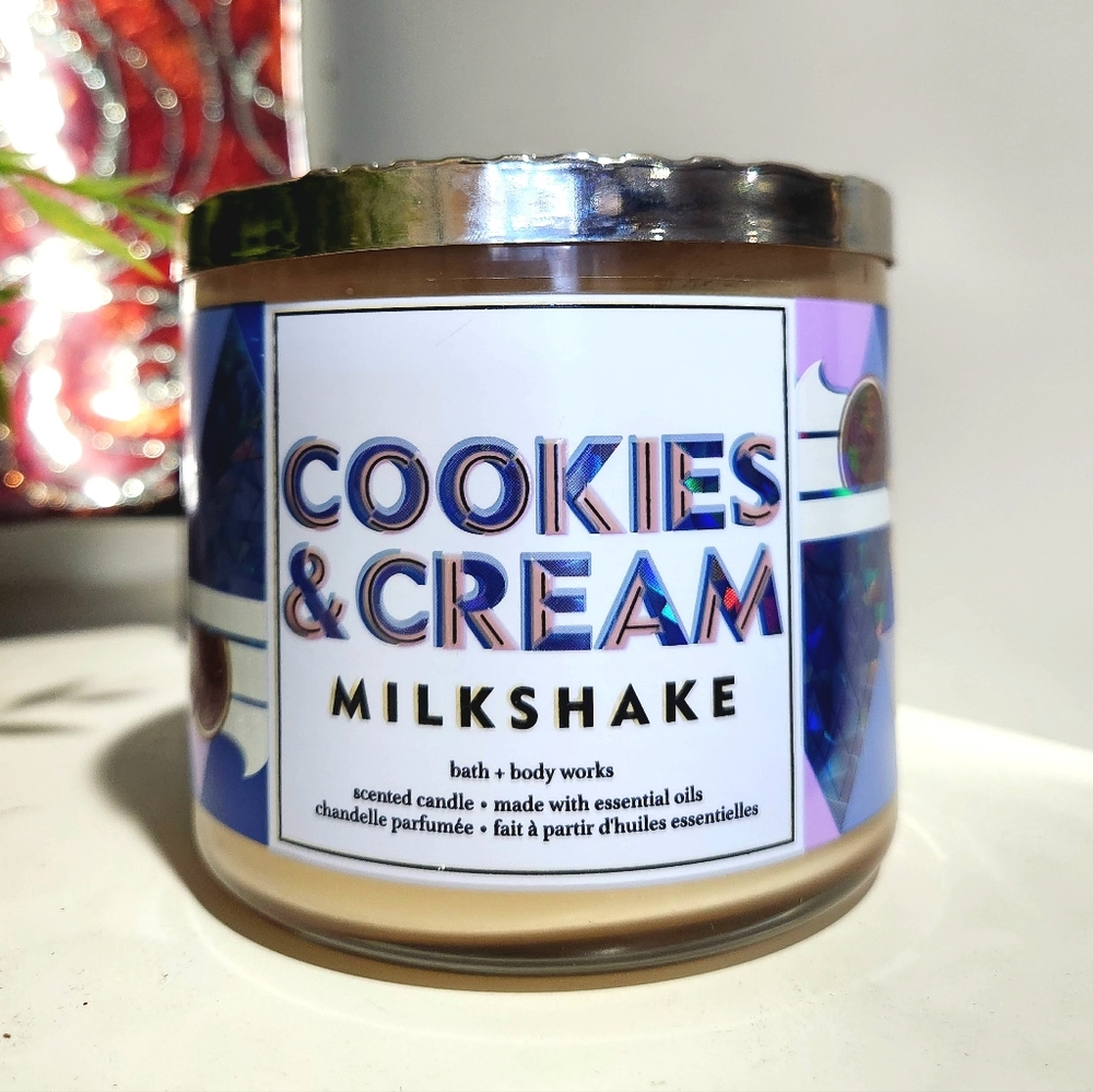 Cookies & Cream Milkshake   3 Wick Candle by Bath and Body Works RARE DISCONTINU